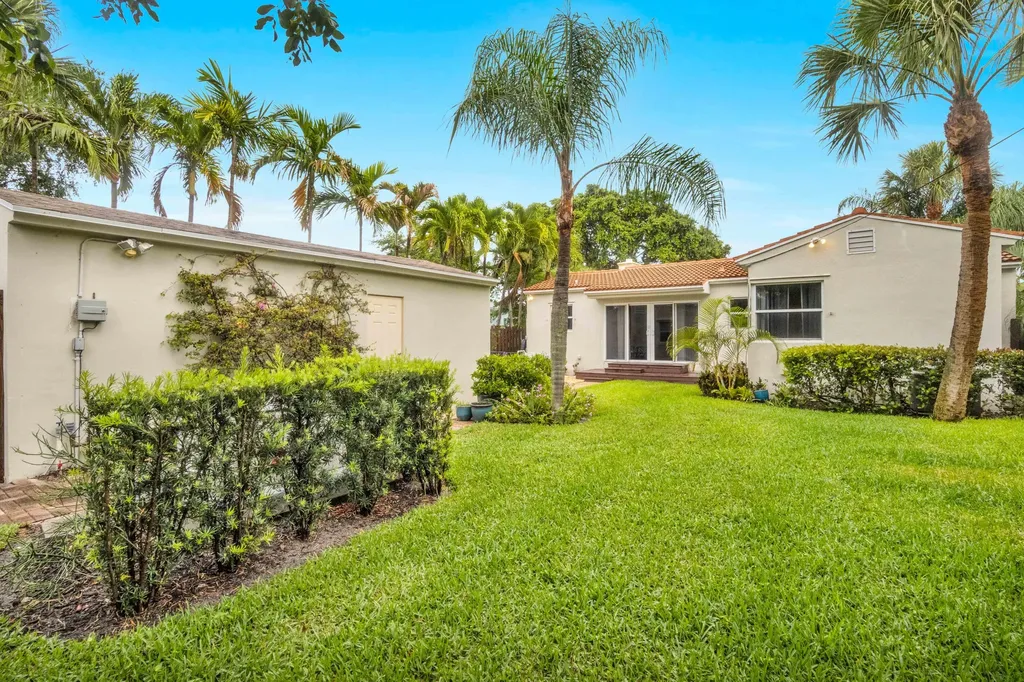1219 N Lakeside Drive Lake Worth Beach FL 33460