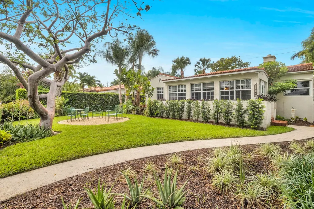 1219 N Lakeside Drive Lake Worth Beach FL 33460