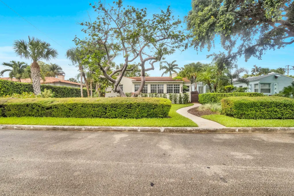 1219 N Lakeside Drive Lake Worth Beach FL 33460