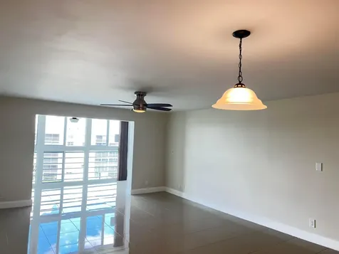 301 SE 3rd Street Dania Beach FL 33004