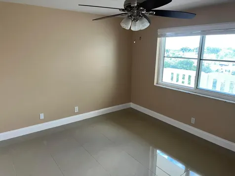 301 SE 3rd Street Dania Beach FL 33004