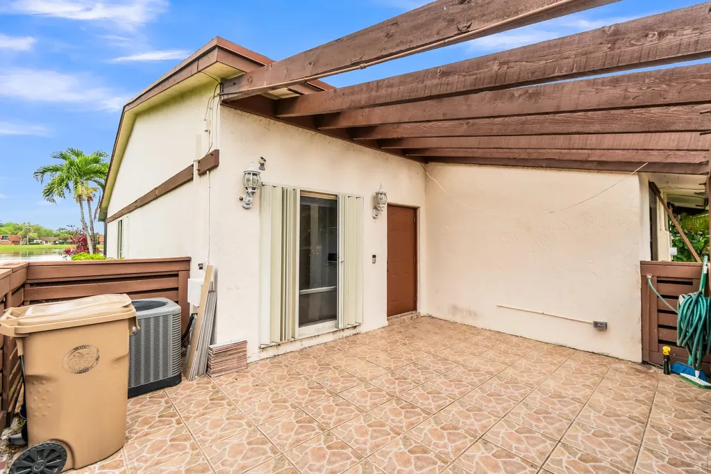 847 SW 118th Terrace Davie FL 33325