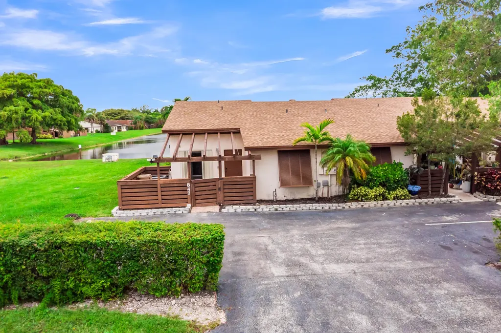 847 SW 118th Terrace Davie FL 33325