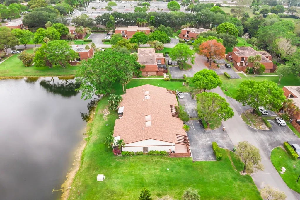 847 SW 118th Terrace Davie FL 33325