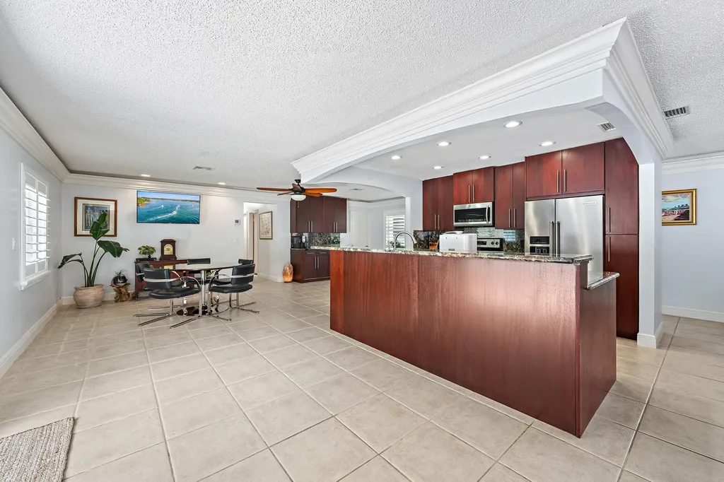 2442 Snug Harbor Drive Palm Beach Gardens FL 33410