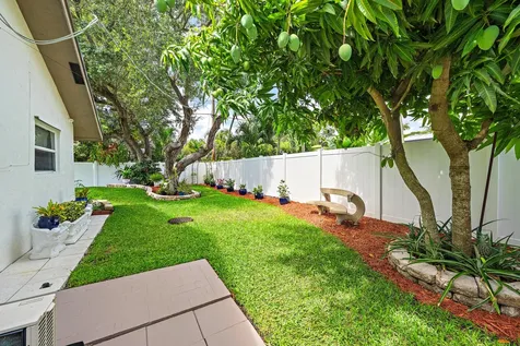 2442 Snug Harbor Drive Palm Beach Gardens FL 33410