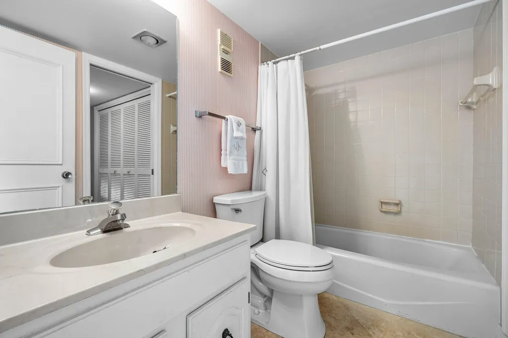4233 A Quail Ridge Drive N Boynton Beach FL 33436