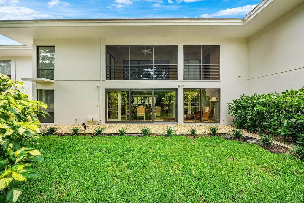 4233 A Quail Ridge Drive N Boynton Beach FL 33436