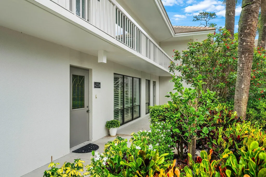 4233 A Quail Ridge Drive N Boynton Beach FL 33436