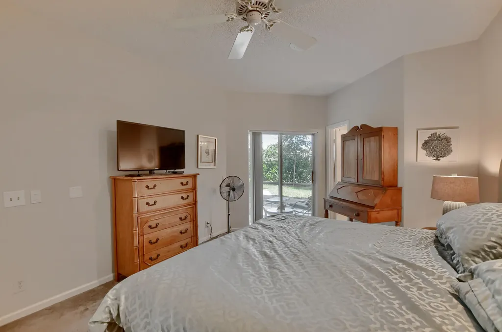 6563 Via Regina Boca Raton FL 33433