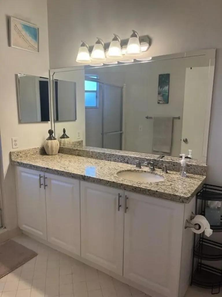 6563 Via Regina Boca Raton FL 33433