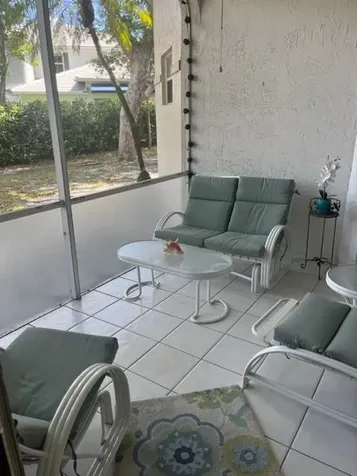 6563 Via Regina Boca Raton FL 33433