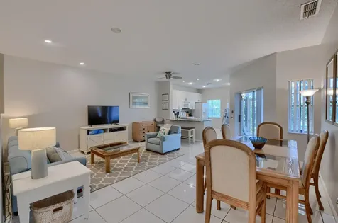 6563 Via Regina Boca Raton FL 33433