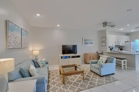6563 Via Regina Boca Raton FL 33433