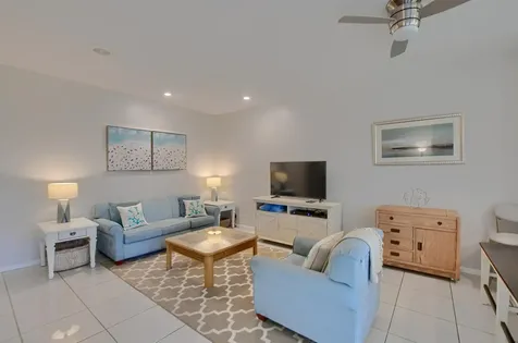 6563 Via Regina Boca Raton FL 33433