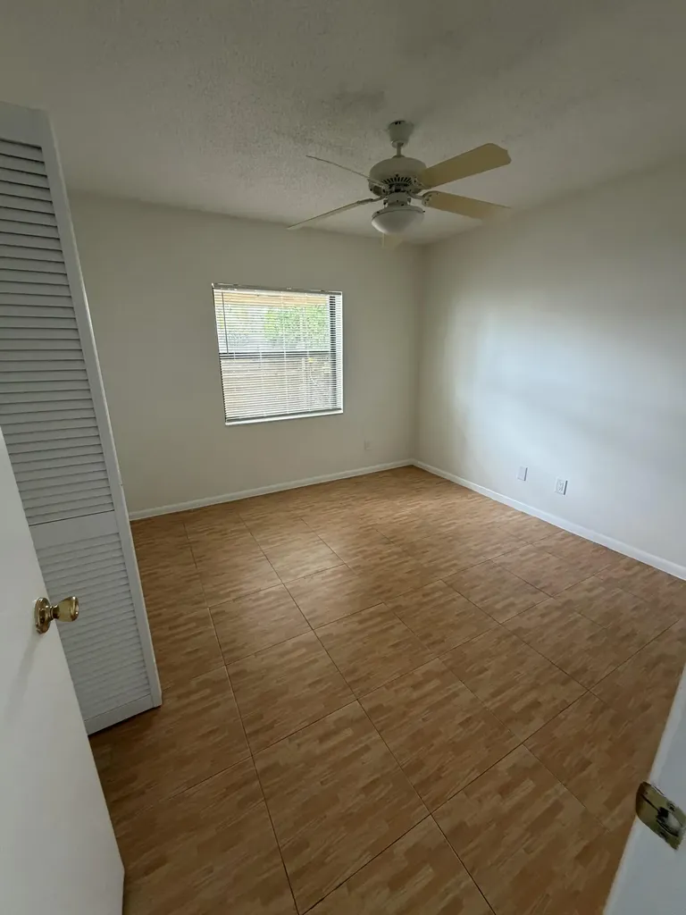1823 Abbey Road West Palm Beach FL 33415