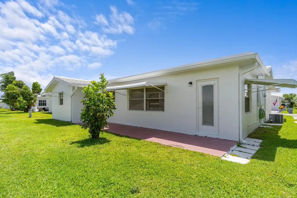 1701 SW 8th Avenue Boynton Beach FL 33426