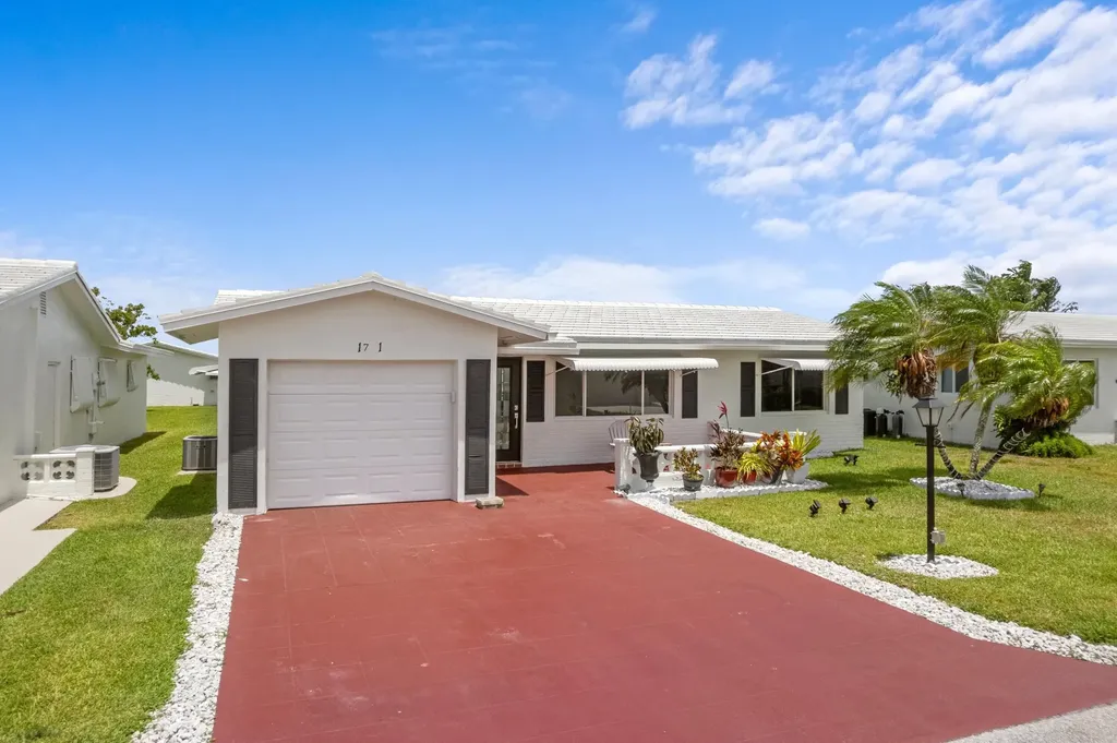 1701 SW 8th Avenue Boynton Beach FL 33426