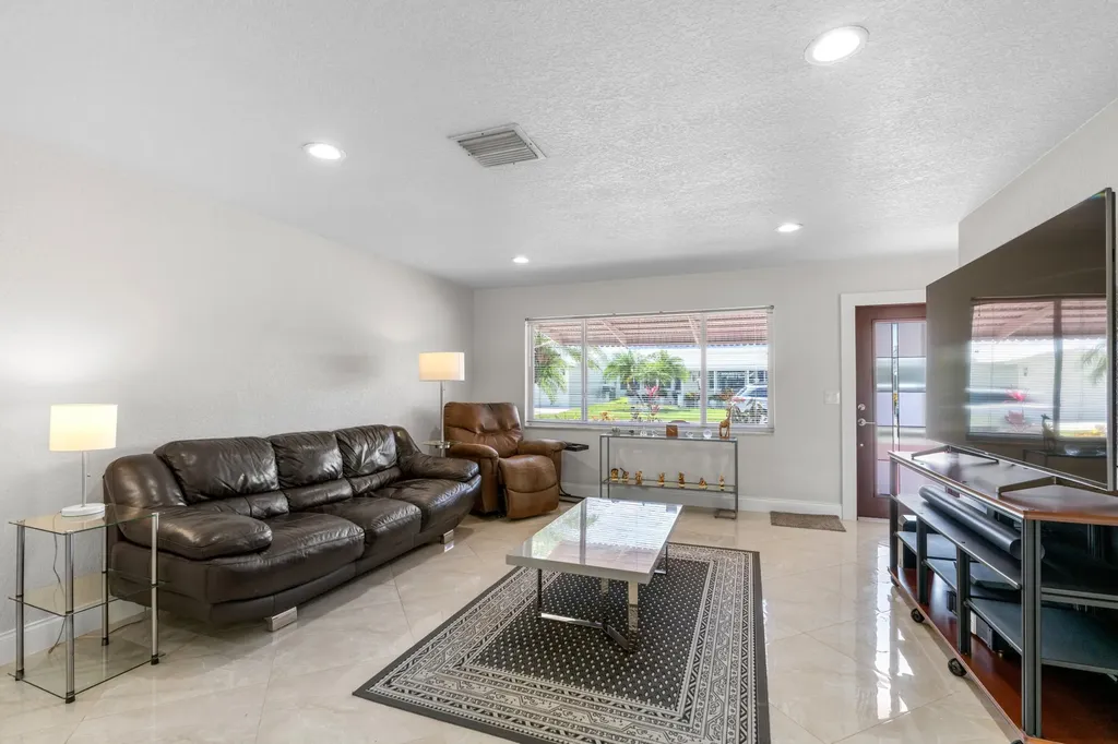 1701 SW 8th Avenue Boynton Beach FL 33426