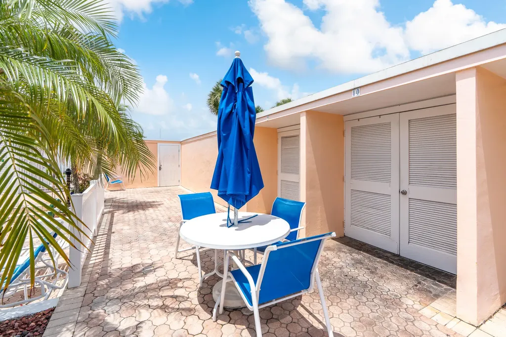 2171 NE 66th Street Fort Lauderdale FL 33308