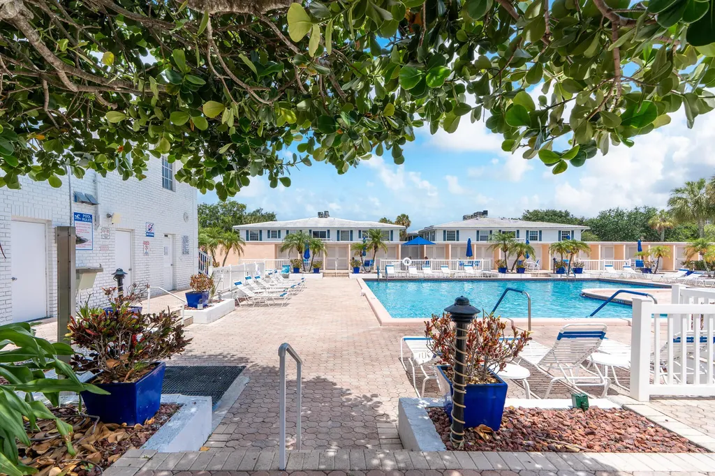 2171 NE 66th Street Fort Lauderdale FL 33308