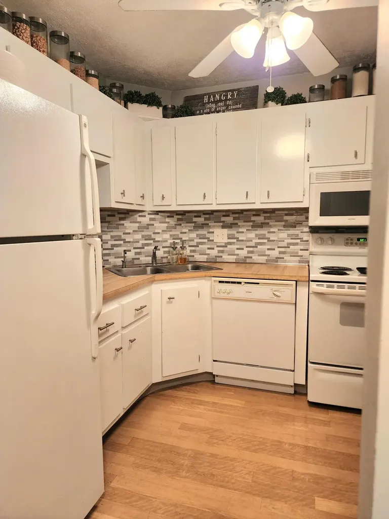 285 SE 10th Street Deerfield Beach FL 33441