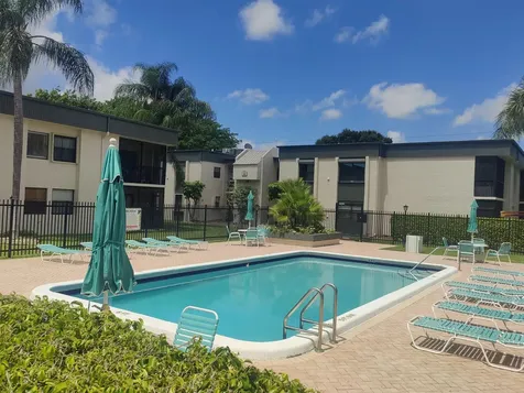 285 SE 10th Street Deerfield Beach FL 33441