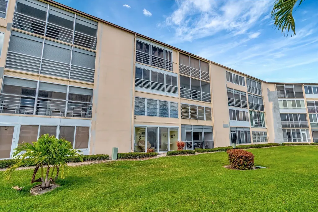 4049 Wolverton C Boca Raton FL 33434