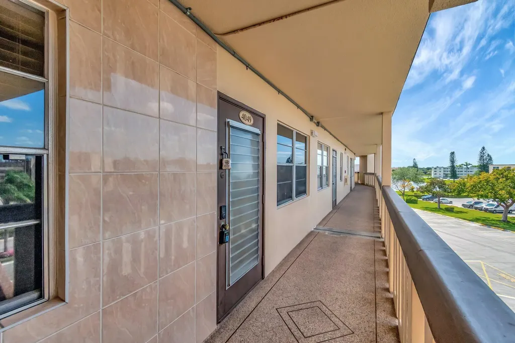 4049 Wolverton C Boca Raton FL 33434