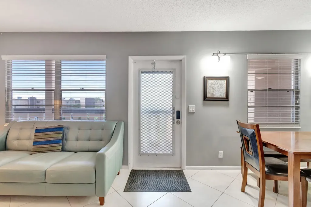 4049 Wolverton C Boca Raton FL 33434