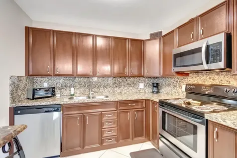 4049 Wolverton C Boca Raton FL 33434