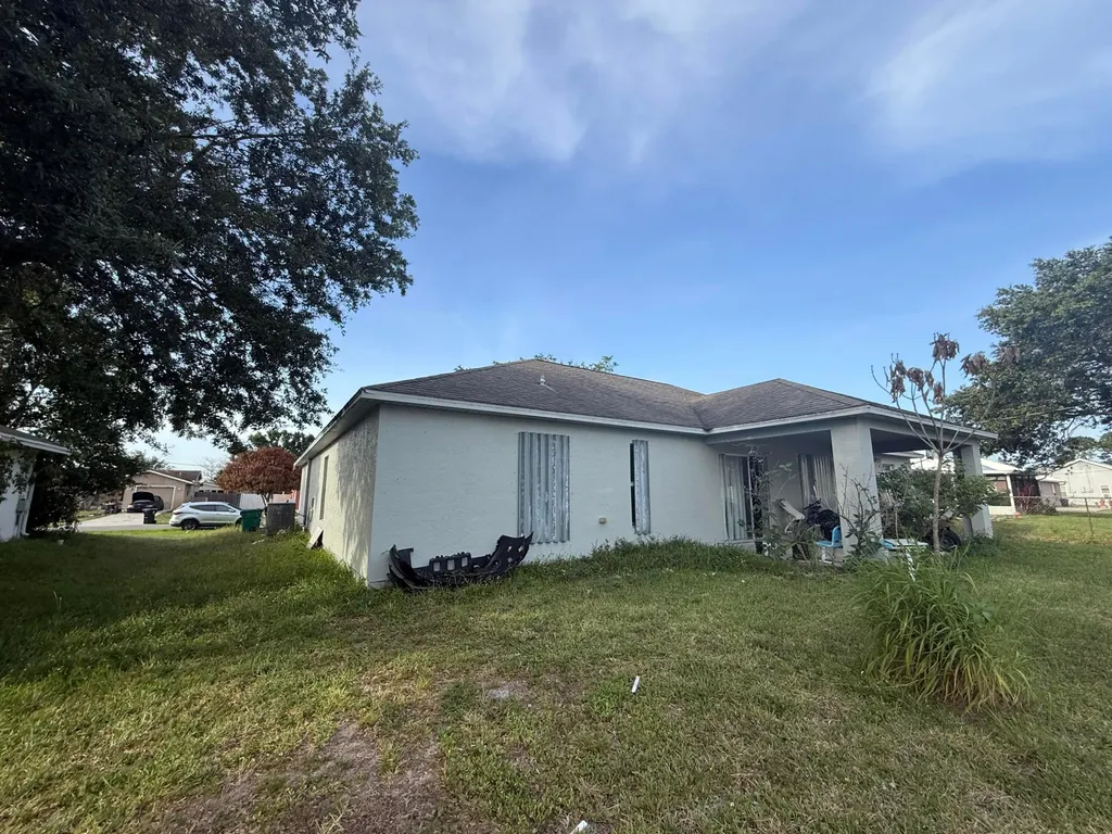 742 NW Bayard Avenue Port St Lucie FL 34983