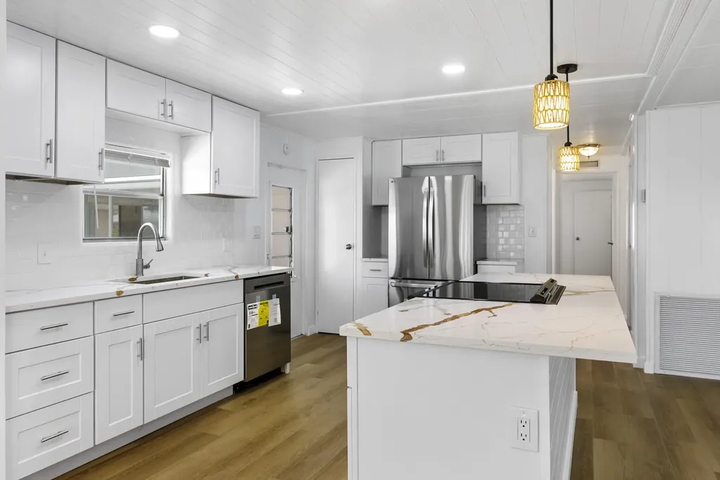 39016 Gayle Bay Boynton Beach FL 33436