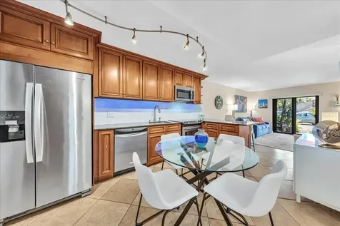 2965 NE 8th Terrace Oakland Park FL 33334
