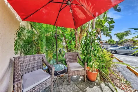 2965 NE 8th Terrace Oakland Park FL 33334