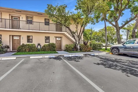 2965 NE 8th Terrace Oakland Park FL 33334
