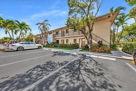 2965 NE 8th Terrace Oakland Park FL 33334