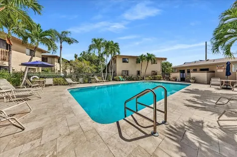 2965 NE 8th Terrace Oakland Park FL 33334