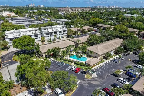 2965 NE 8th Terrace Oakland Park FL 33334