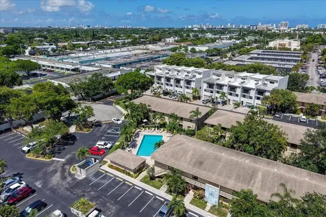 2965 NE 8th Terrace Oakland Park FL 33334