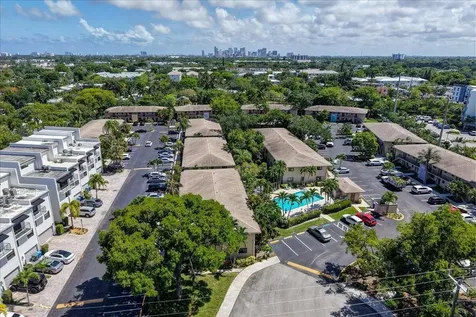 2965 NE 8th Terrace Oakland Park FL 33334