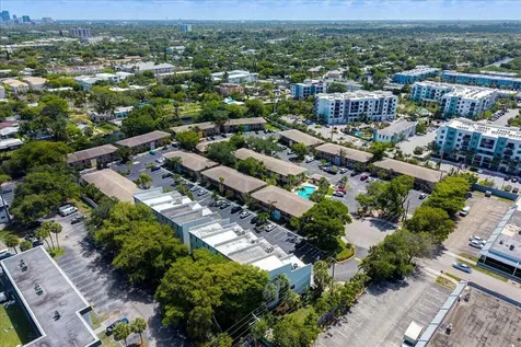 2965 NE 8th Terrace Oakland Park FL 33334