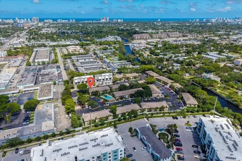 2965 NE 8th Terrace Oakland Park FL 33334