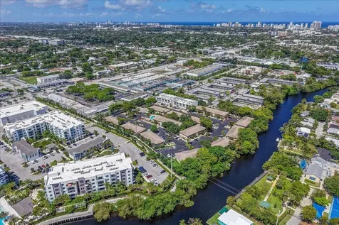 2965 NE 8th Terrace Oakland Park FL 33334
