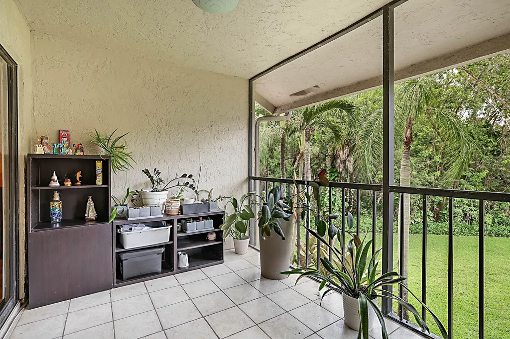 5590 Coach House Circle Boca Raton FL 33486