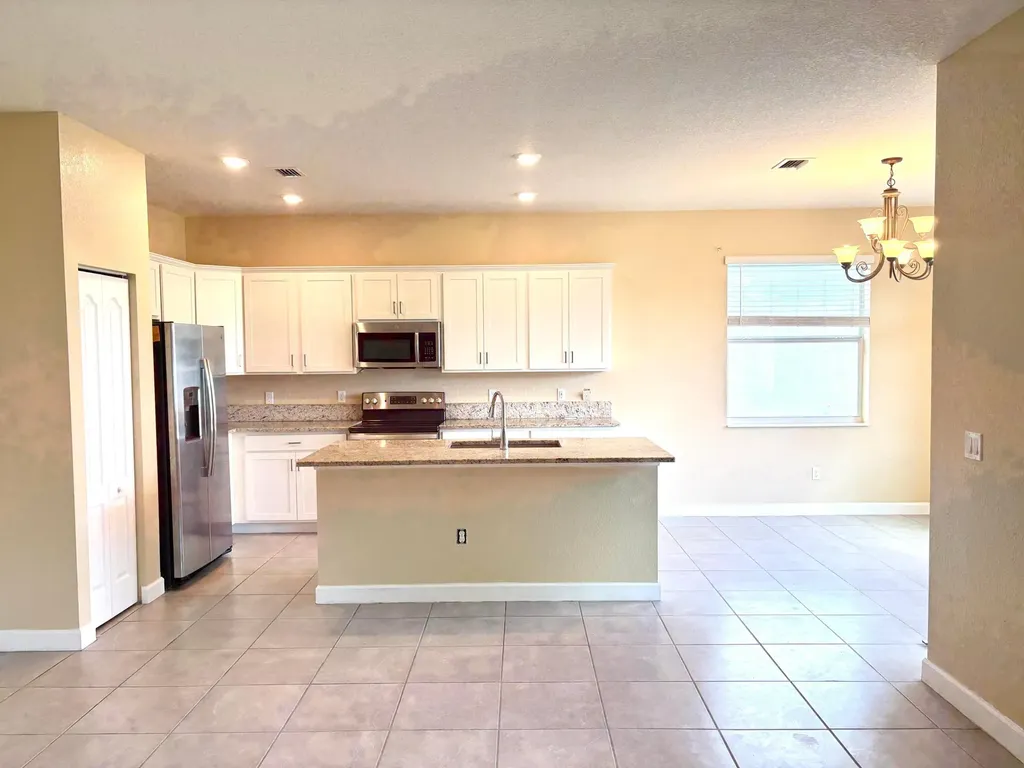 7962 NW Greenbank Circle Port St Lucie FL 34987