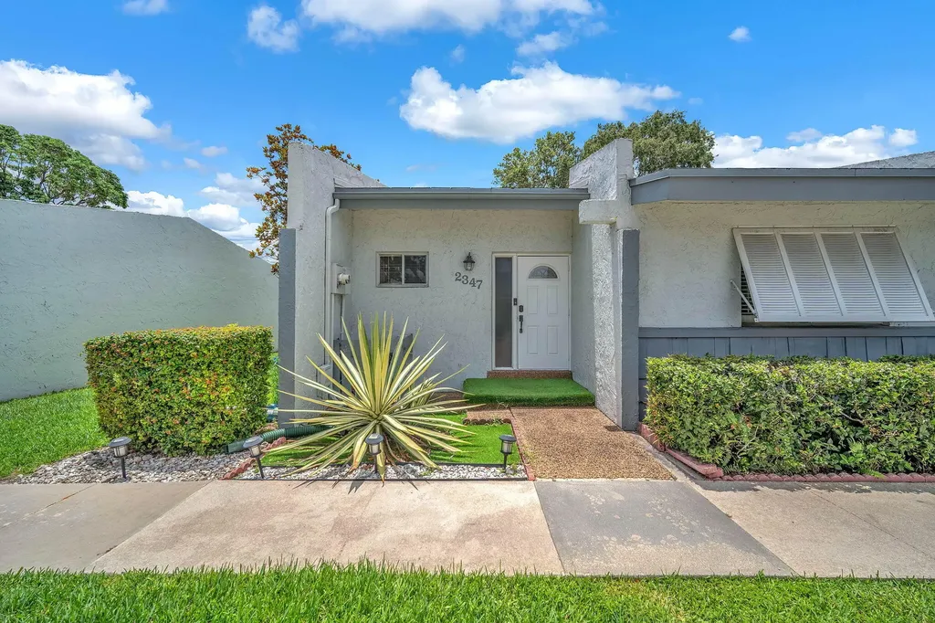 2347 N 37th Avenue Hollywood FL 33021