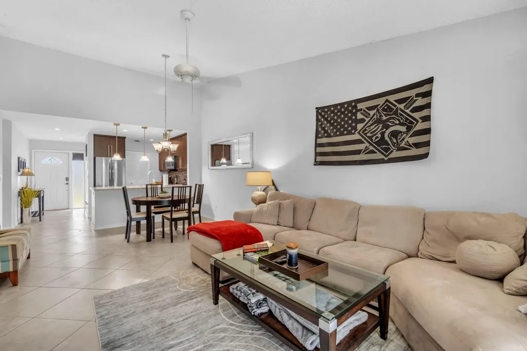 2347 N 37th Avenue Hollywood FL 33021
