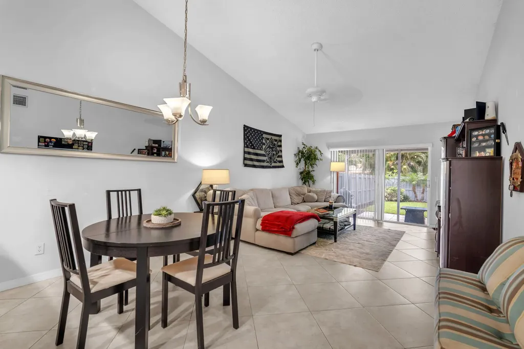 2347 N 37th Avenue Hollywood FL 33021
