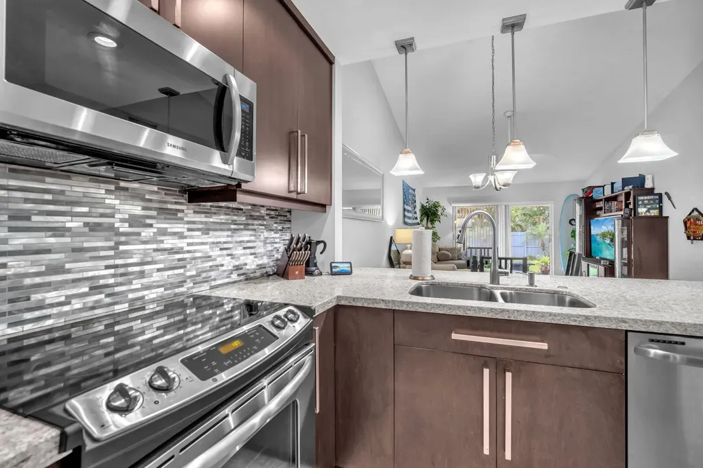 2347 N 37th Avenue Hollywood FL 33021